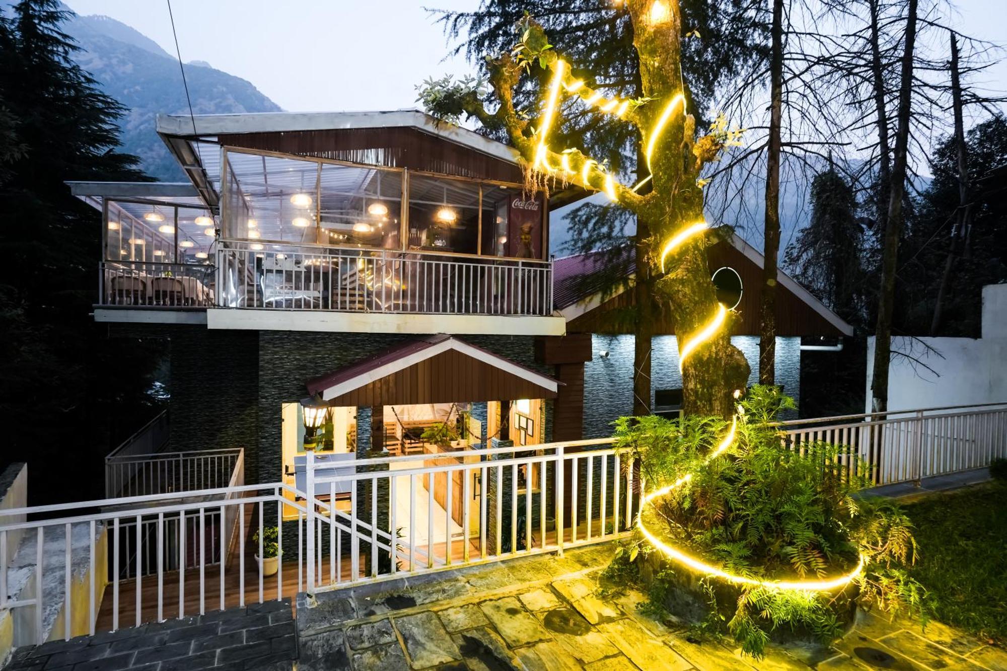 マクロード・ガンジ The Bunksters Mcleodganj, Dharmkotホステル エクステリア 写真